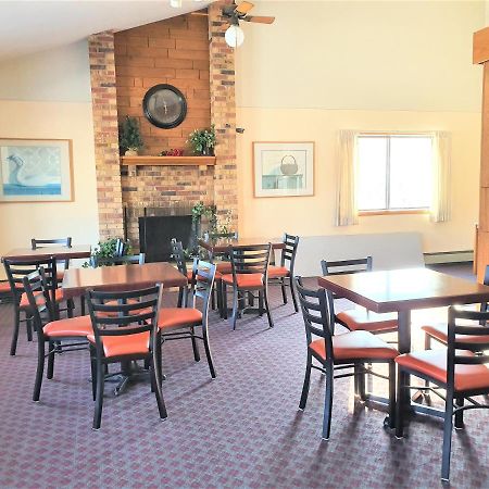 Amerivu Inn & Suites-Avon Eksteriør bilde
